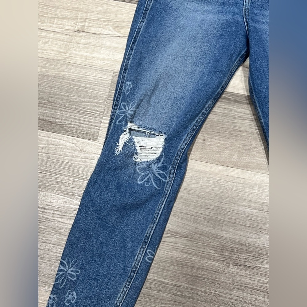 Hollister ultra high rise mom jeans vintage stretch flowers size 1R - Picture 2 of 8